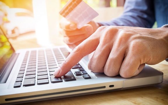 Bajan las comisiones en los pagos con tarjetas