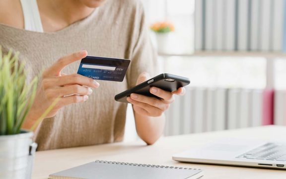 El sector moda aglutina el 26% de las transacciones online