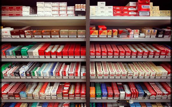 Primera huelga semanal de máquinas expendedoras de tabaco