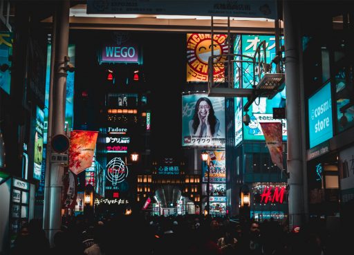8 razones para instalar un escaparate digital en tu tienda
