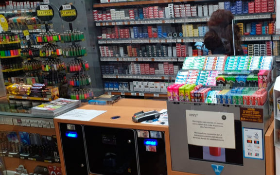 El cajón automático que mejora la higiene y evita tocar el dinero