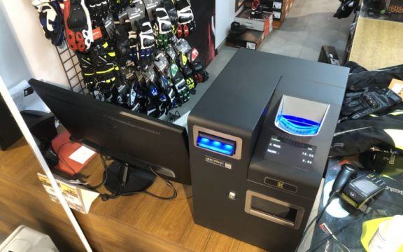 ¿Cómo implementar el cobro automático de efectivo?