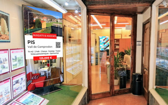 ¿Cómo atraen nuevos clientes las pantallas LED de escaparate?