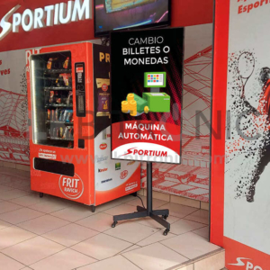 Pantalla de escaparate de 55'' para centro de apuestas (Arenys de Mar)